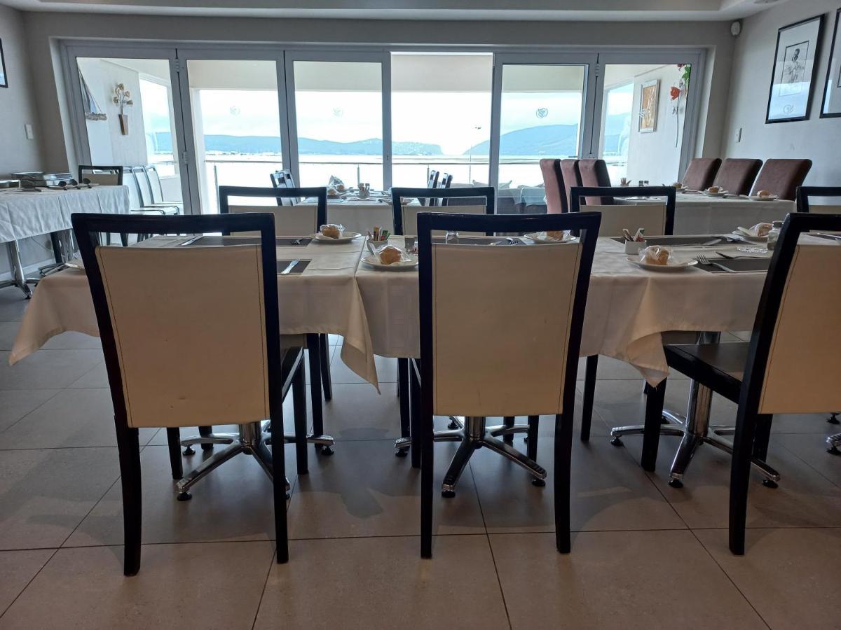 Phoenix Lodge And Waterside Accommodation Knysna Ngoại thất bức ảnh
