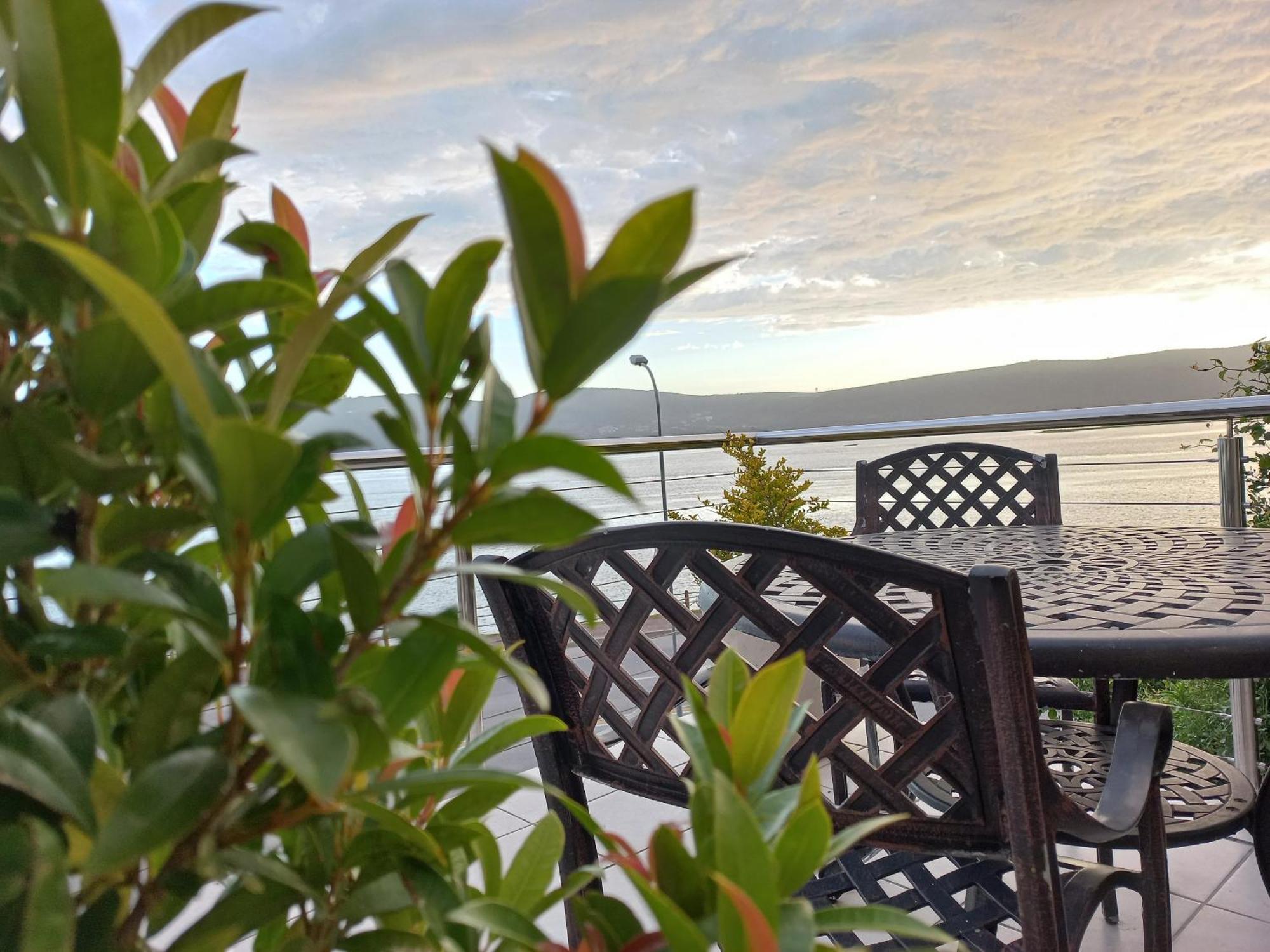 Phoenix Lodge And Waterside Accommodation Knysna Ngoại thất bức ảnh